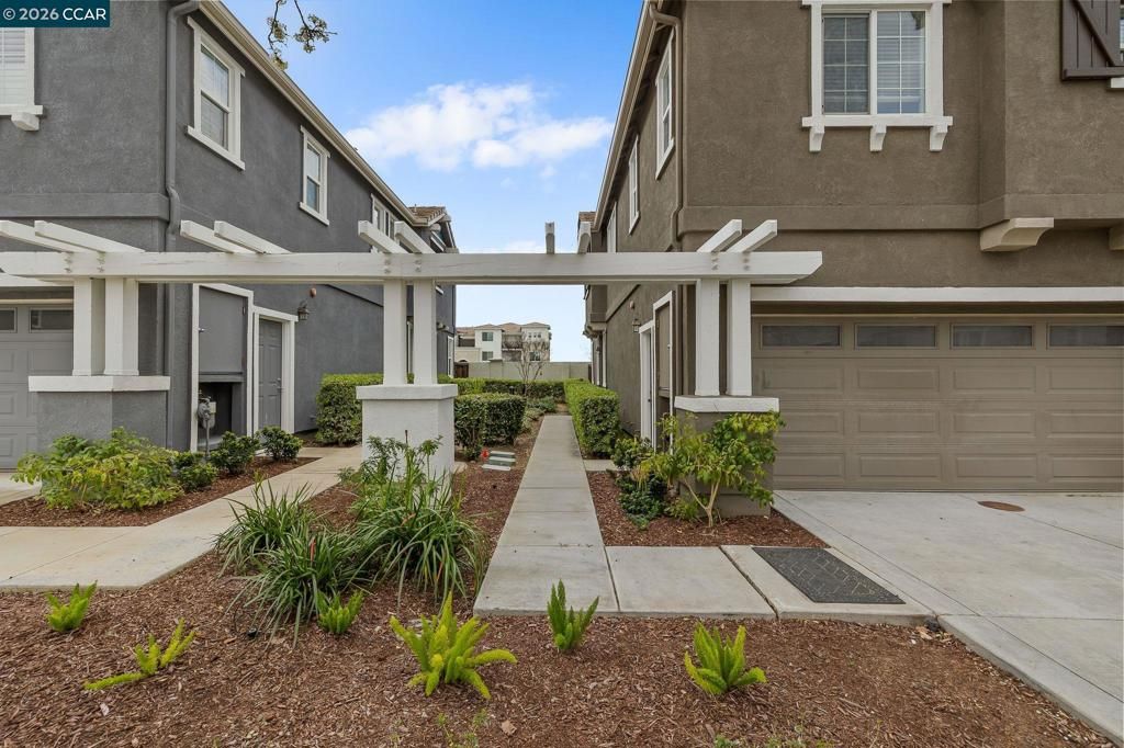 Photo of 320 320 Jefferson Dr Dr, Brentwood, CA 94513 (MLS # 41125858)