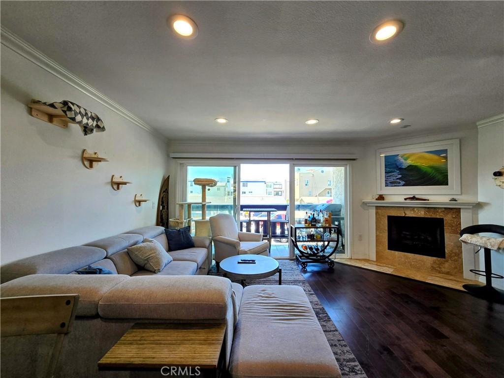 320 Hermosa Avenue 105