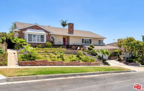 Photo of 5420 S Holt Avenue, Los Angeles, CA 90056 (MLS # 25566467)