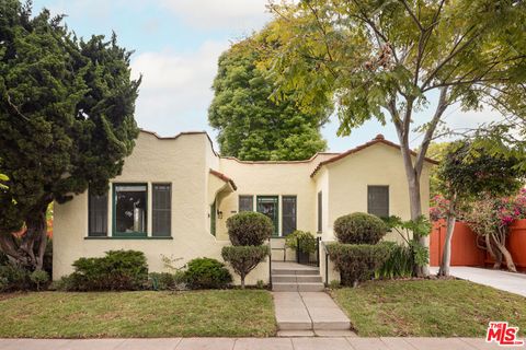 Photo of 1710 GLYNDON Avenue, Venice, CA 90291 (MLS # 26827725)