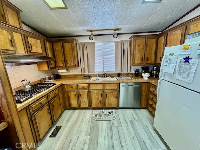 14000 El Elvado Rd 27