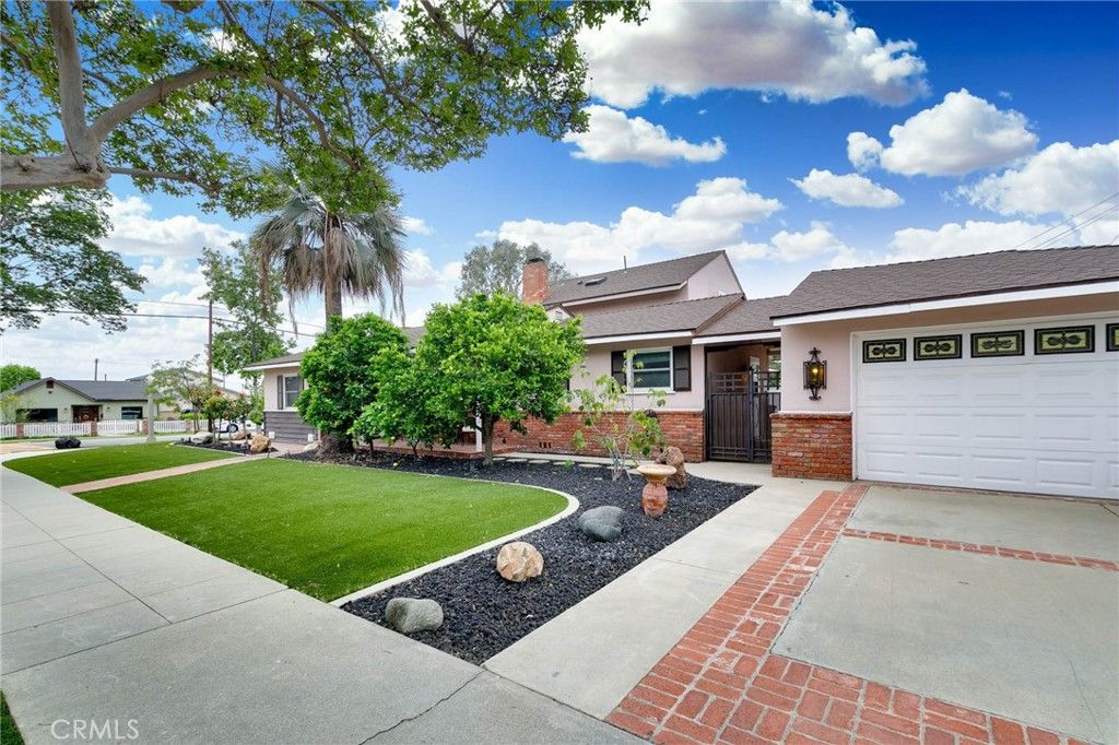 Photo of 307 11th, Azusa, CA 91702 (MLS # WS26065109)