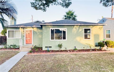 Photo of 4312 Walnut Ave, Long Beach, CA 90807 (MLS # PW26095501)
