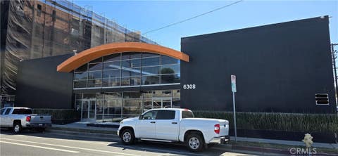 Photo of 6308 Woodman Avenue #101, Van Nuys, CA 91401 (MLS # GD26174733)