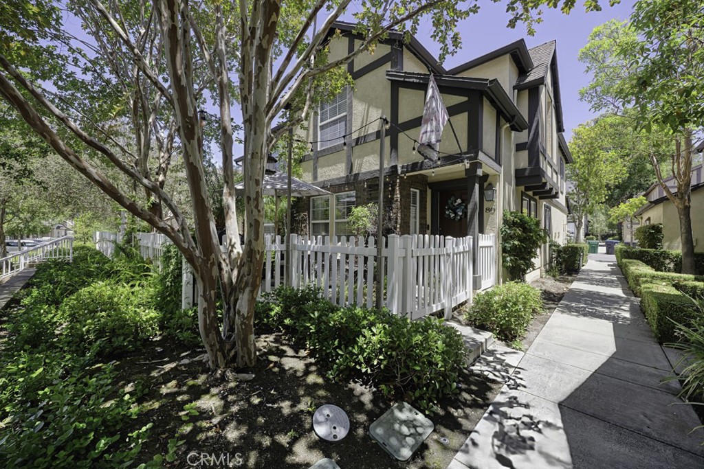 Welcome. to 80 Three Vines Ct...
This is a coveted, 3 bed, 2 1/2 bath 1376 square foot, END unit condo- sharing one wall !! Tons of natural light ...
Enjoy the beautiful walk street living, with a fenced in patio, overlooking the beautiful gardens.
With close proximity to Chaparral elementary school, Mercantile Shopping Center, club swimming pools, tennis courts, and many other amenities.
Ladera Ranch is a close commute to the 5 Freeway, Dana Point and Laguna Beach.
Over $80K in recent upgrades include : New outdoor grille, front door, phantom screen, New entry level wood floors & baseboards downstairs,
Crown molding through-out, KITCHEN: Quartz Counter Tops, sink, new stainless steel appliances, Half Bath: New sink & Toilet, New Attic Insulation, new blinds, & water heater. Repiped in 2022 by Repipe 1, Freshly painted exterior.
Make your best offer & Live the Dream ....