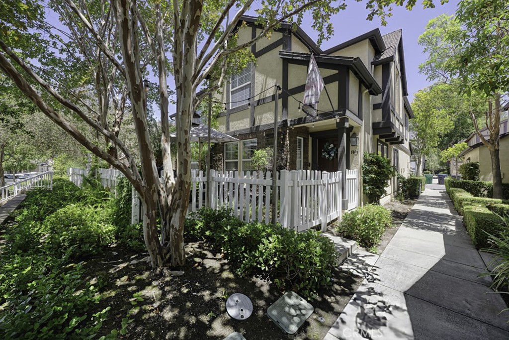 Welcome to 80 Three Vines Ct... Huge Price Reduction !! Seller Priced BELOW recent Appraised Value !!
This is a coveted, 3 bed, 2 1/2 bath 1376 square foot, END unit condo- Tons of natural light ...
Enjoy the beautiful walk street living, with a fenced in patio, overlooking the beautiful gardens.
With close proximity to Chaparral elementary school, Mercantile Shopping Center, club swimming pools, tennis courts, and many other amenities.
Ladera Ranch is a close commute to the 5 Freeway, Dana Point and Laguna Beach.
Over $80K in recent upgrades include : New outdoor grille, front door, phantom screen, New entry level wood floors & baseboards downstairs,
Crown molding through-out, KITCHEN: Quartz Counter Tops, sink, new stainless steel appliances, Half Bath: New sink & Toilet, New Attic Insulation, new blinds, & water heater. Repiped in 2022 by Repipe 1, Freshly painted exterior.
Make your best offer & Live the Dream ....