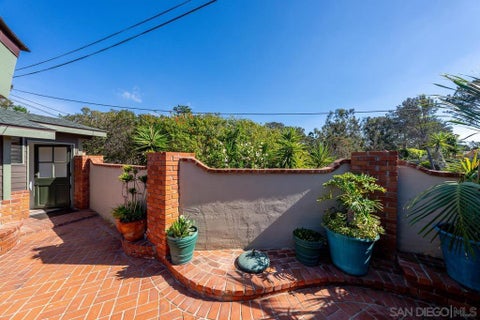 Photo of 530 Zuni Dr, Del Mar, CA 92014 (MLS # 260025906SD)