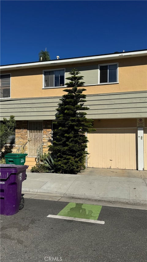 Photo of 947 E Broadway #2, Long Beach, CA 90802 (MLS # SR26182459)