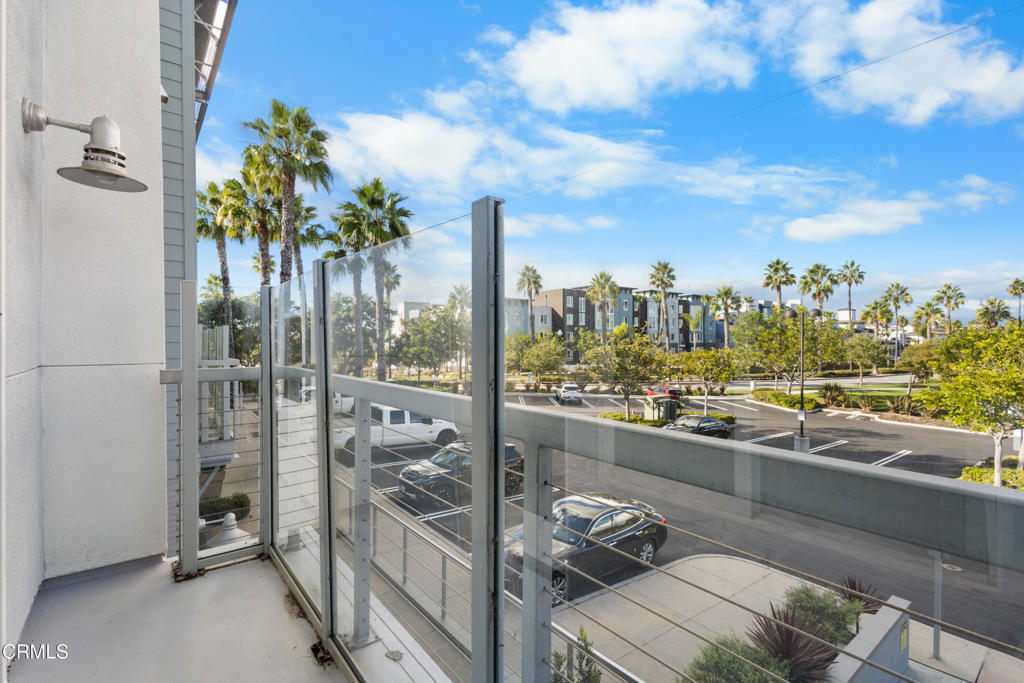 1901 Victoria Avenue 204