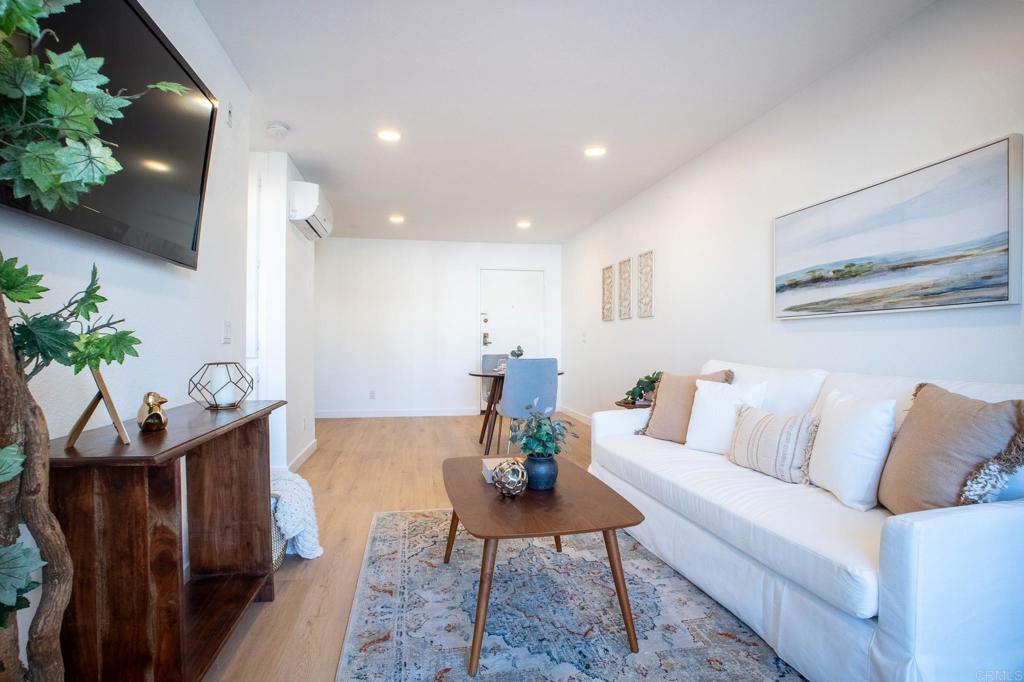 6330 Genesee Ave 318