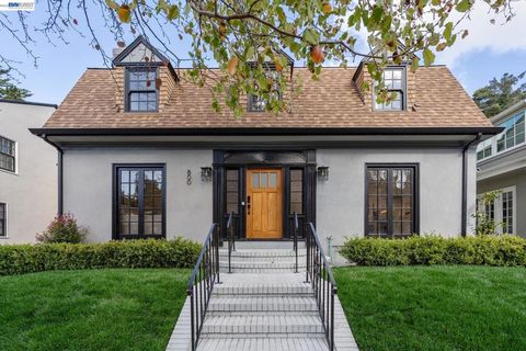 Photo of 800 Trestle Glen Rd Rd, Oakland, CA 94610 (MLS # 41134318)