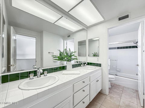 Tiny photo for 1685 Glider Court, Thousand Oaks, CA 91320 (MLS # 226004308)