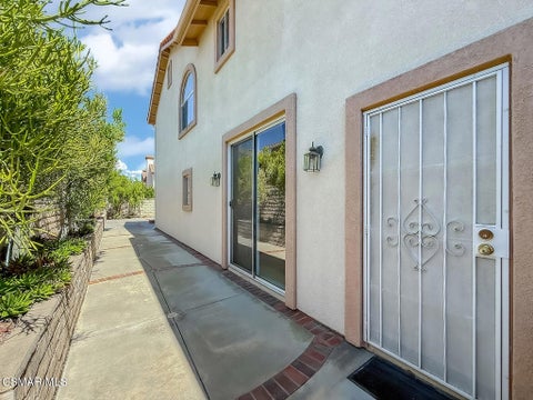 Tiny photo for 1685 Glider Court, Thousand Oaks, CA 91320 (MLS # 226004308)