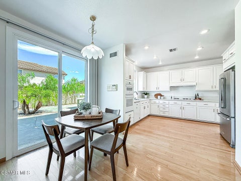 Tiny photo for 1685 Glider Court, Thousand Oaks, CA 91320 (MLS # 226004308)
