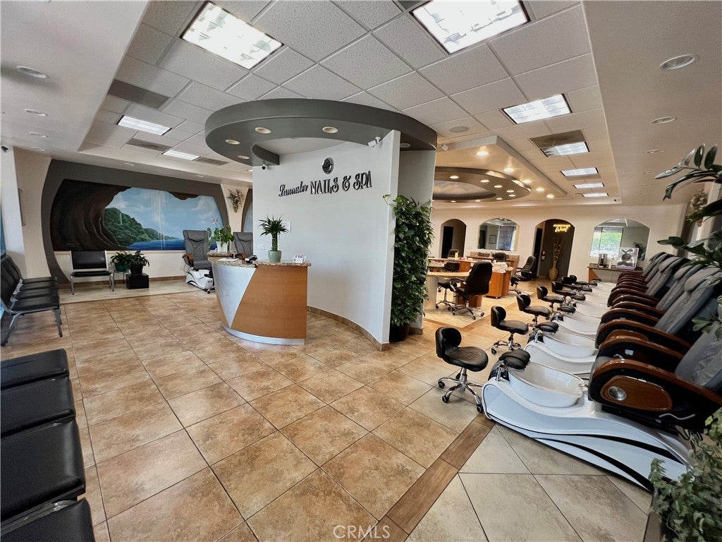 44517 Valley Central Way