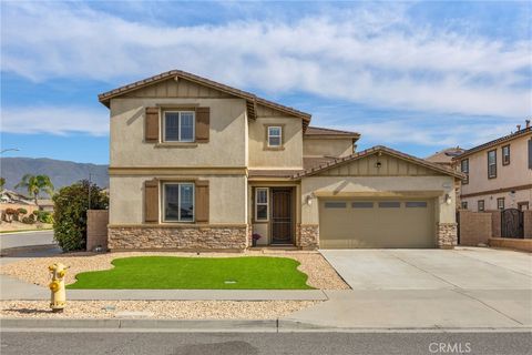 Photo of 15996 Cascade Dr, Fontana, CA 92336 (MLS # CV26073286)