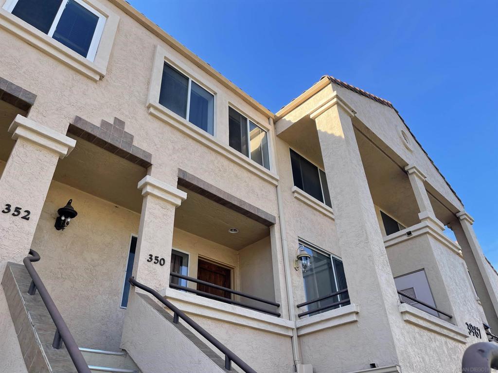 Close to everything! Move right in to this 2 bedroom with dual master-suites in the heart of UTC. This a 2-story condominium that offers vaulted ceilings in the bedrooms, ample sunlight, balcony, new paint, mirrored closet doors and inside laundry, 2 parking spots and more. Just minutes away is the UTC mall, future trolley line, close to UCSD, Regents and Costa Verde Shopping Centers, Nobel Park and Doyle Elementary School. Complex Features: ,,, Sewer: Sewer Connected