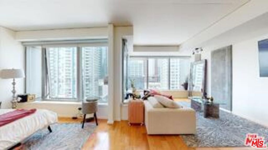 1155 S Grand Avenue 1106