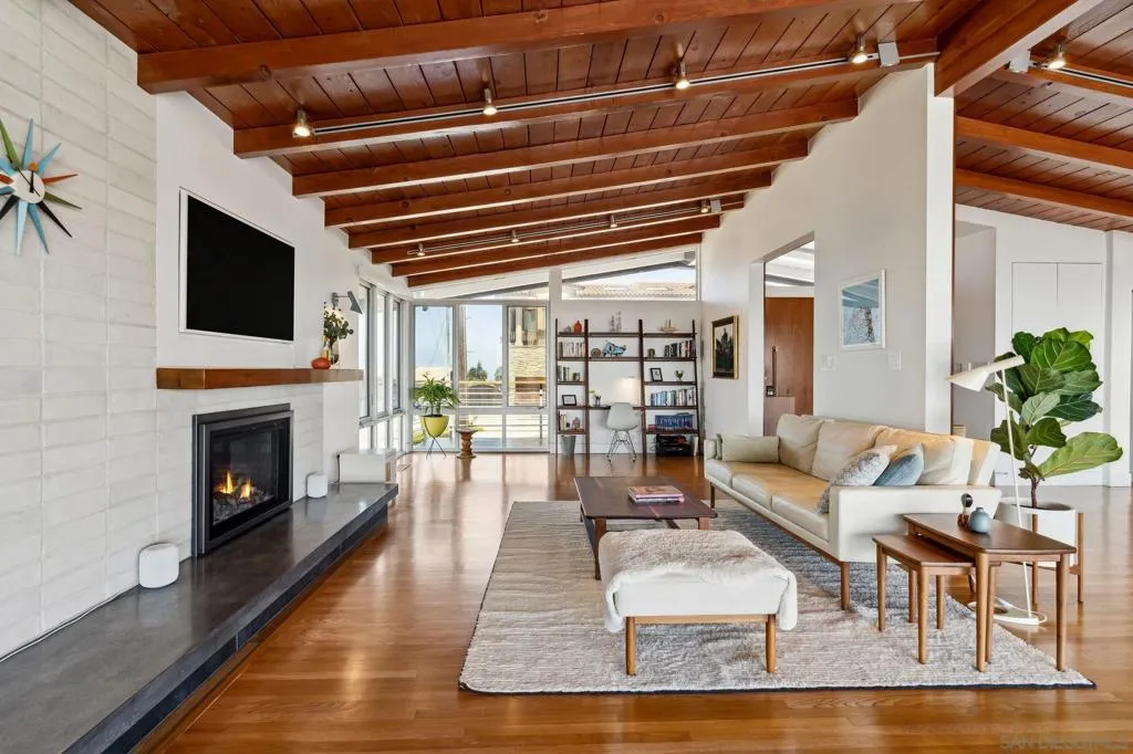 La Jolla, California 92037, United States, 6 Bedrooms Bedrooms, ,5 BathroomsBathrooms,Residential,Active,128711