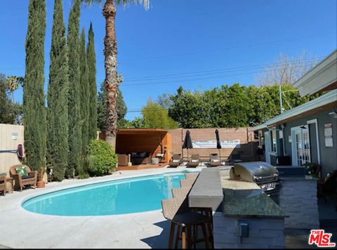 22937 Wyandotte Street West Hills CA 91307