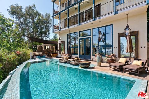 9140 St Ives Drive Los Angeles CA 90069