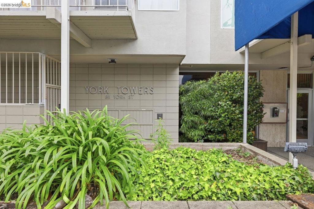 811 York St 237
