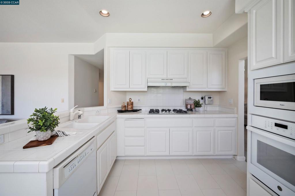 TASSAJARA RIDGE - Residential