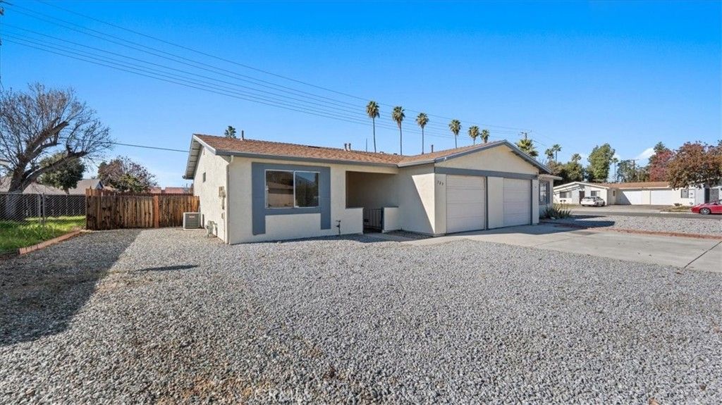 Photo of 389 Antigua St, Hemet, CA 92545 (MLS # IV26011174)