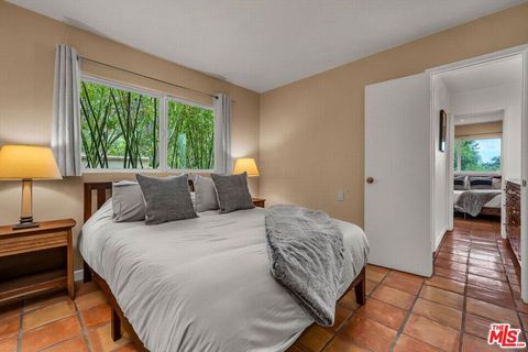 Tiny photo for 4557 Saltillo Street, Woodland Hills, CA 91364 (MLS # 25626561)