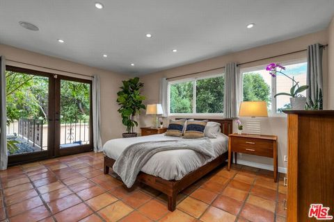 Tiny photo for 4557 Saltillo Street, Woodland Hills, CA 91364 (MLS # 25626561)