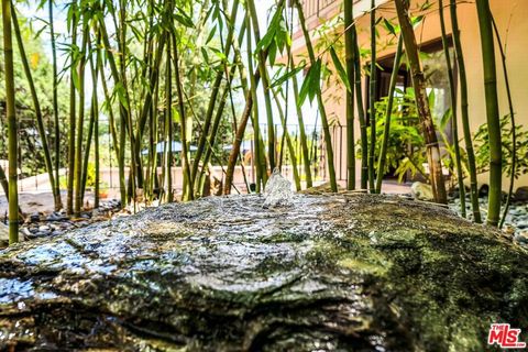 Tiny photo for 4557 Saltillo Street, Woodland Hills, CA 91364 (MLS # 25626561)