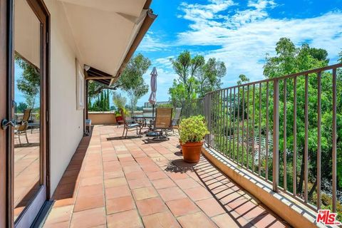 Tiny photo for 4557 Saltillo Street, Woodland Hills, CA 91364 (MLS # 25626561)