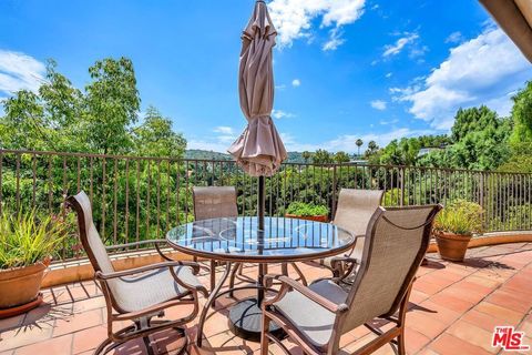 Tiny photo for 4557 Saltillo Street, Woodland Hills, CA 91364 (MLS # 25626561)