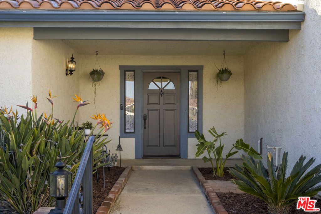 Photo of 3259 Valarie Avenue, Simi Valley, CA 93063 (MLS # 26656099)