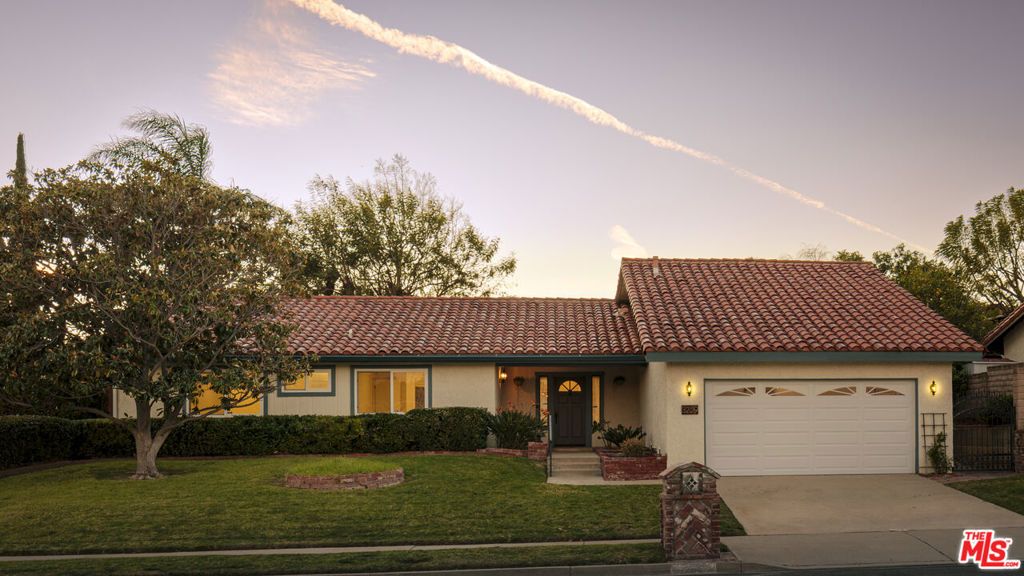 Photo of 3259 Valarie Avenue, Simi Valley, CA 93063 (MLS # 26656099)