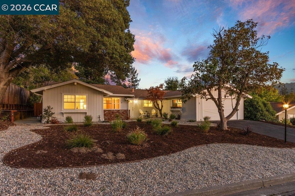 9 Dickenson Drive
