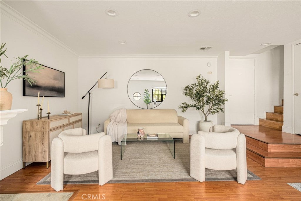 698 S Berendo ST 206, Los Angeles CA 90005