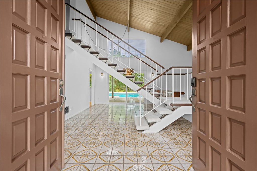 1319 Via Del Rey