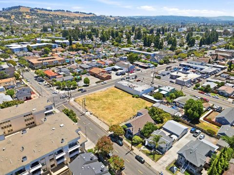 Photo of 2101 Washington Avenue AVE, San Leandro, CA 94577 (MLS # ML82050196)