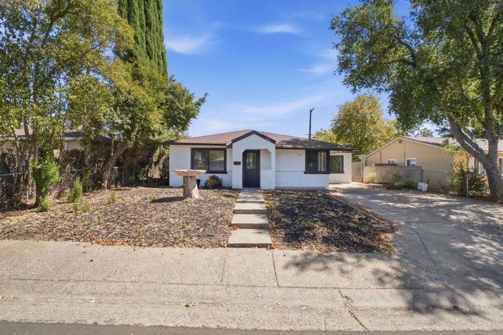1412 Sebastian Way