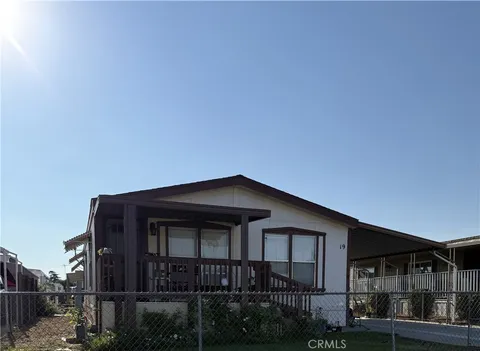 16860 Slover Avenue Unit 19, Fontana, CA 92337 - MLS#: IV25196620