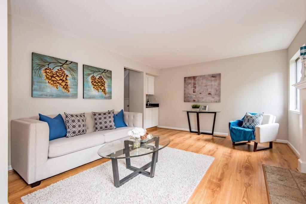 Properties 3 77 Shelley Avenue