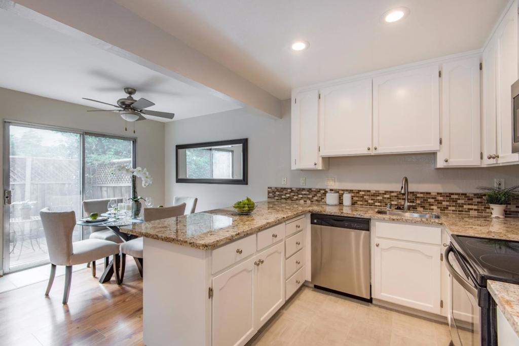 Properties 4 77 Shelley Avenue
