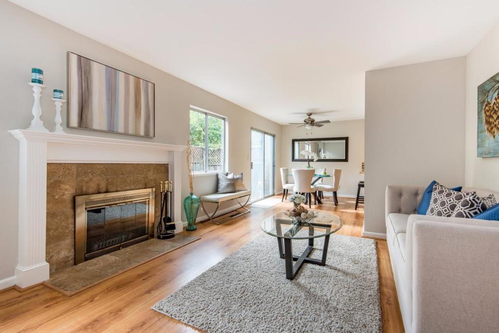 Properties 2 77 Shelley Avenue