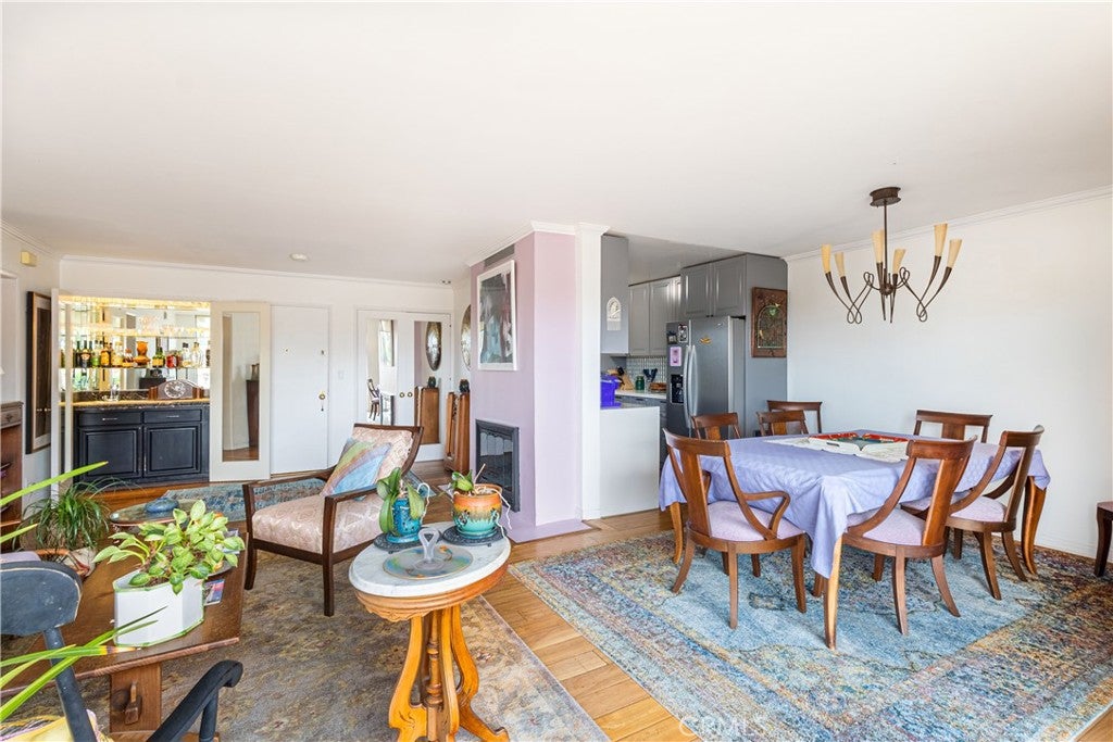 2260 N Cahuenga Boulevard 401