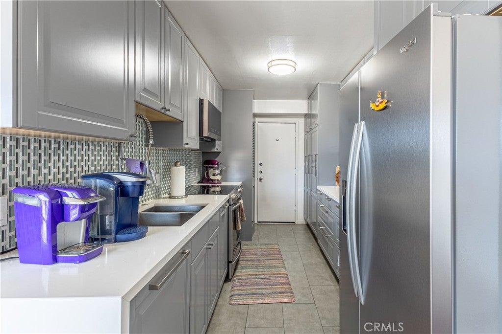 2260 N Cahuenga Boulevard 401