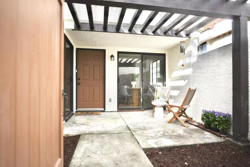 1040 Chula Vista Terrace