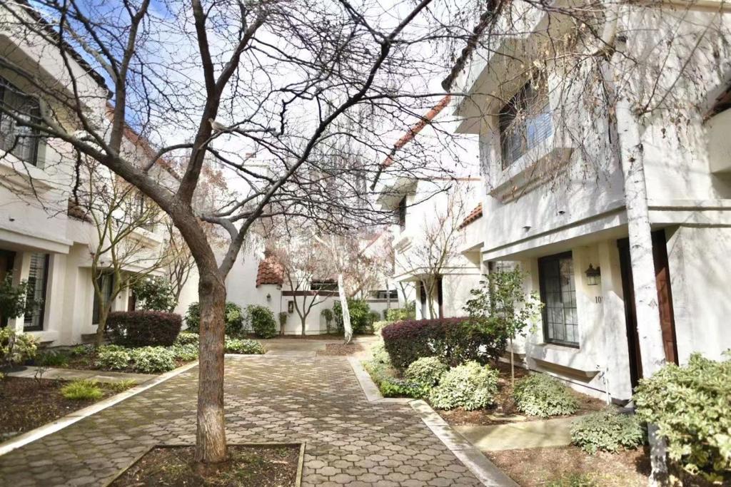 1040 Chula Vista Terrace