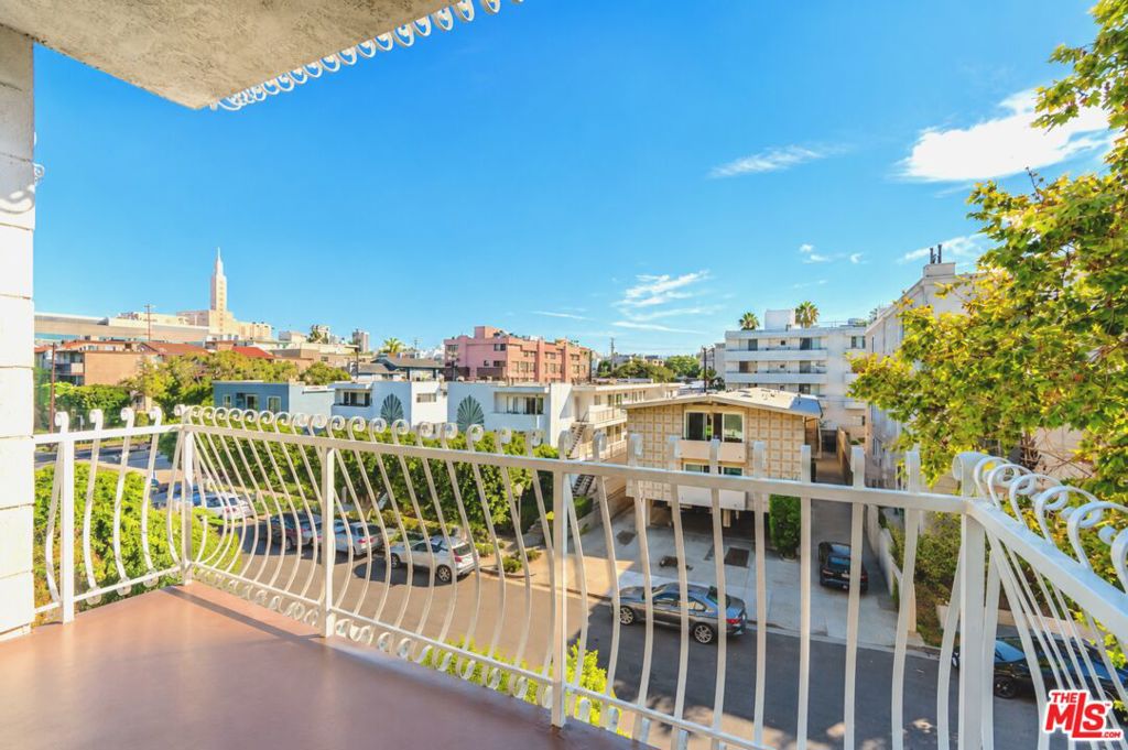 1915 Malcolm Avenue 301, Los Angeles CA 90025
