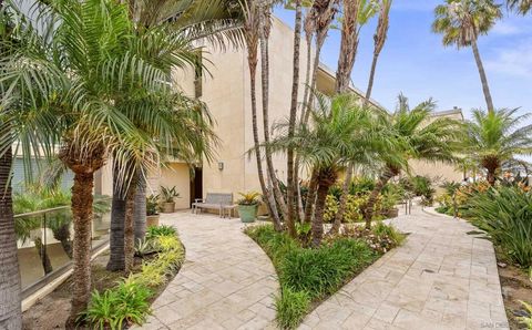 Photo of 202 Coast Blvd Blvd #4, La Jolla, CA 92037 (MLS # 260008142SD)